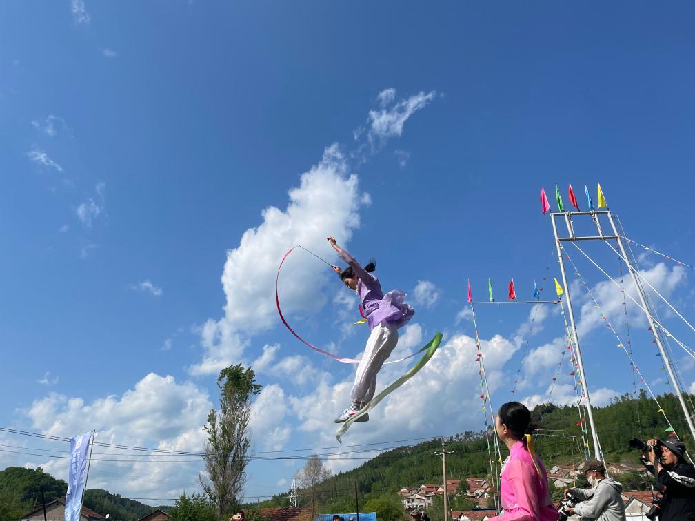 开云体育娱乐app安全-传统民族溜溜球竞技,展现民间技艺与运动魅力的简单介绍